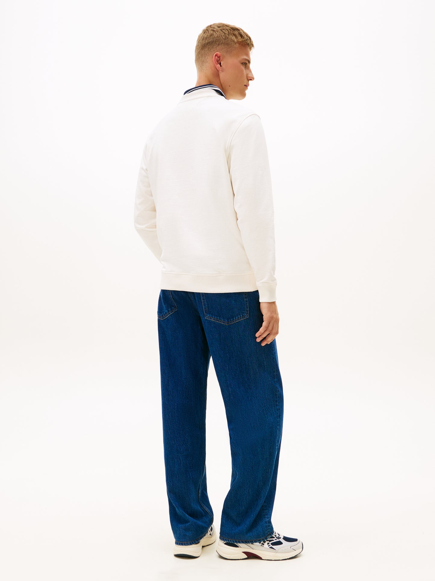 Tommy Jeans, felpa girocollo bianca con maxi logo da uomo