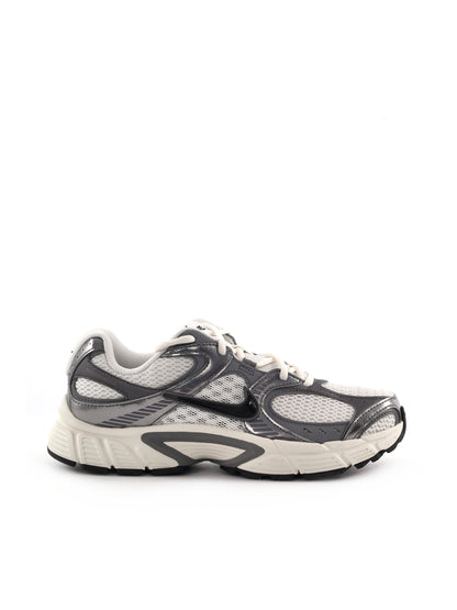 Nike V5 RNR, sneakers sportive da uomo in grigio