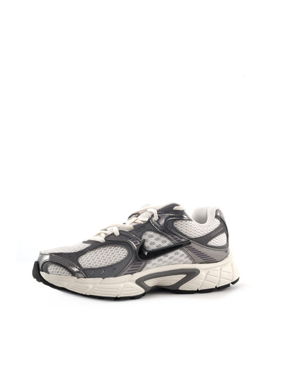 Nike V5 RNR, sneakers sportive da uomo in grigio