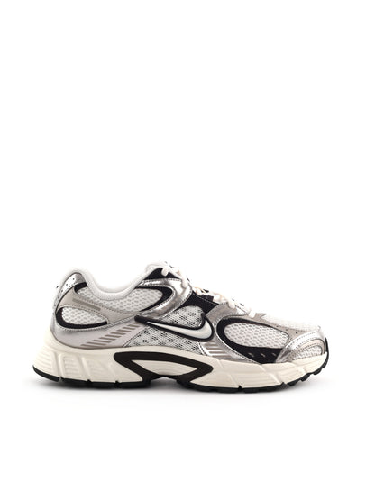 Nike V5 RNR, sneakers da uomo beige dallo stile retrò e sportivo