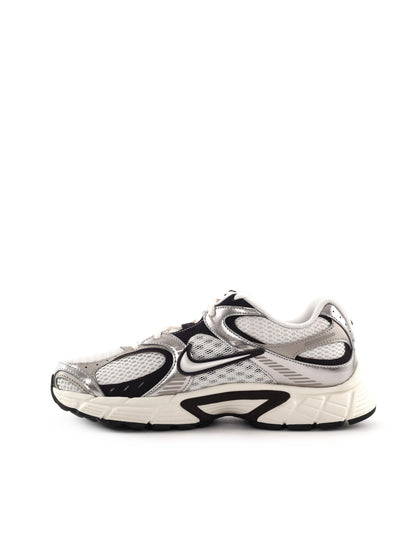 Nike V5 RNR, sneakers da uomo beige dallo stile retrò e sportivo