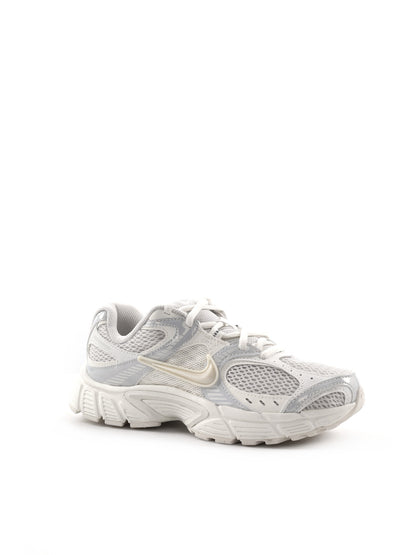 Nike V5 RNR, sneakers sportive da donna in colore crema
