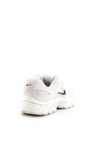 Nike V5 RNR sneakers donna bianche dallo stile Y2K
