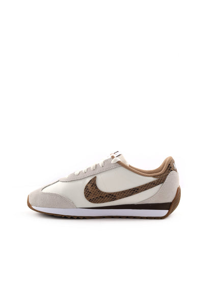 Sneakers Nike Pacific Premium donna in colore crema