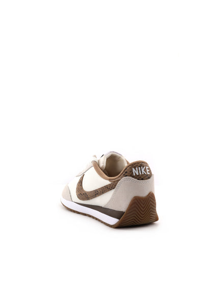 Sneakers Nike Pacific Premium donna in colore crema