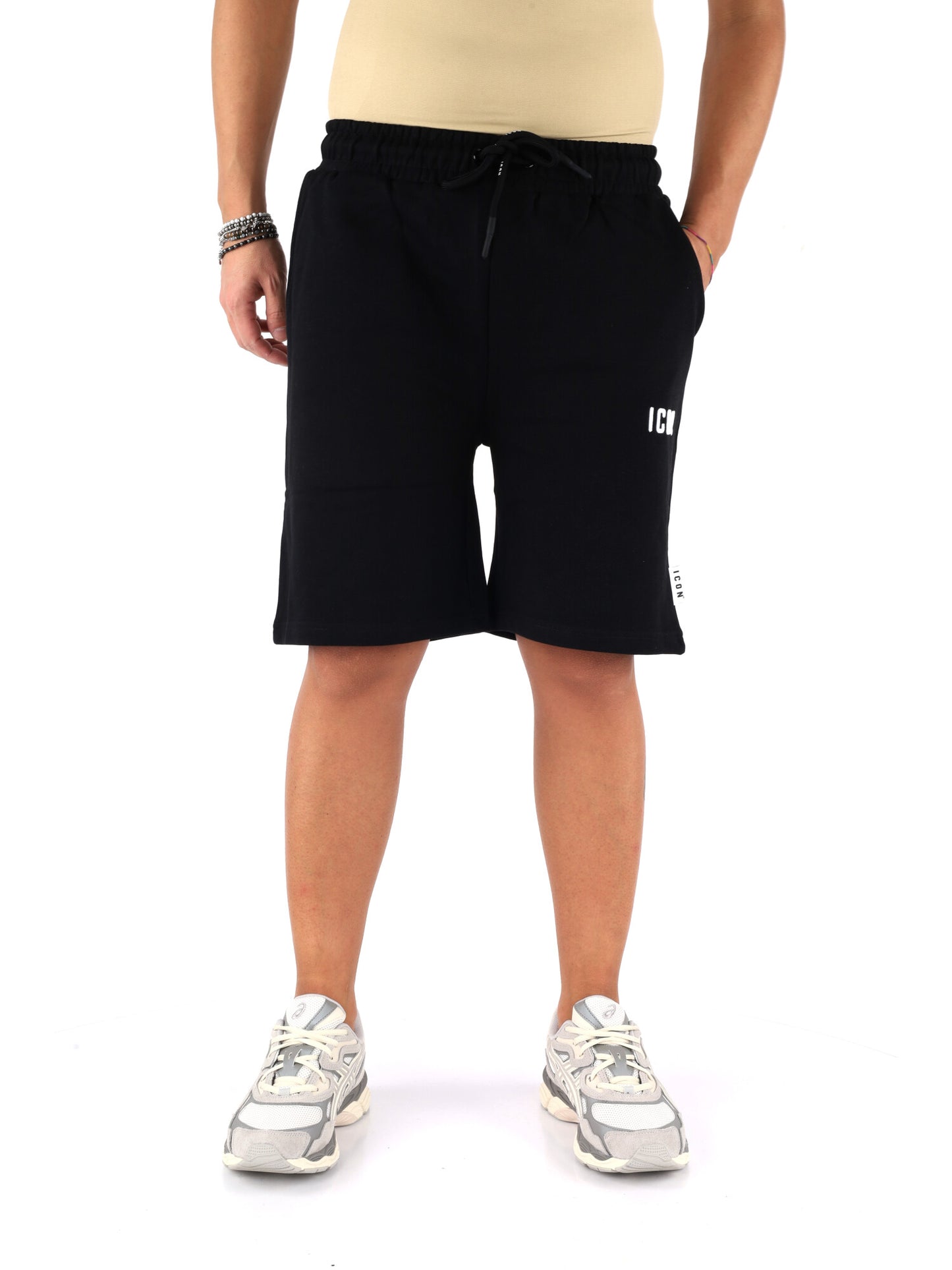 Shorts uomo Icon in nero, essenziale e versatile