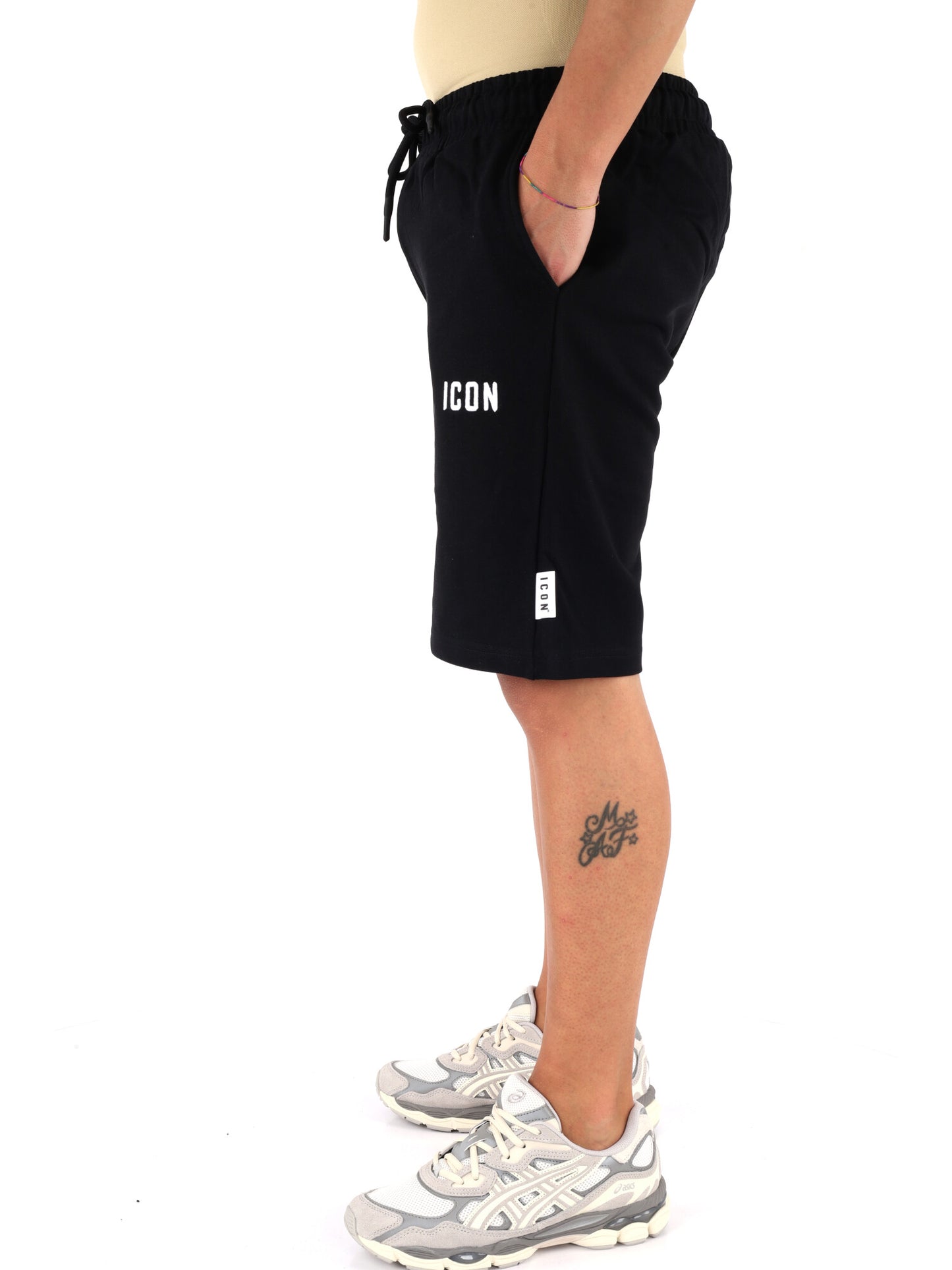 Shorts uomo Icon in nero, essenziale e versatile