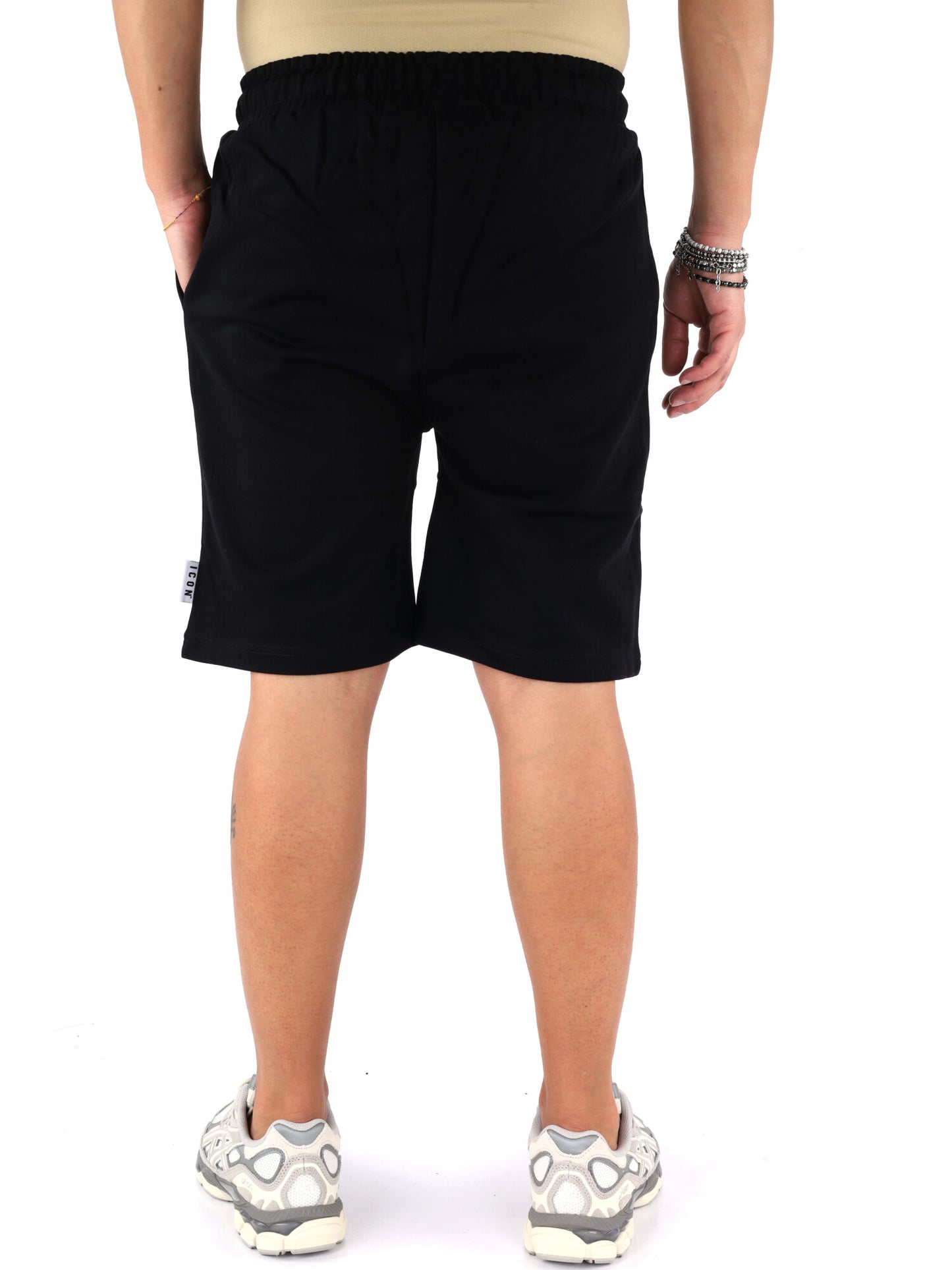 Shorts uomo Icon in nero, essenziale e versatile