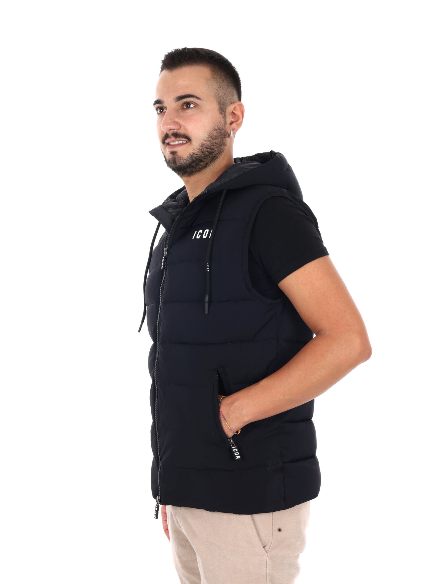 Icon gilet smanicato da uomo nero con logo piccolo