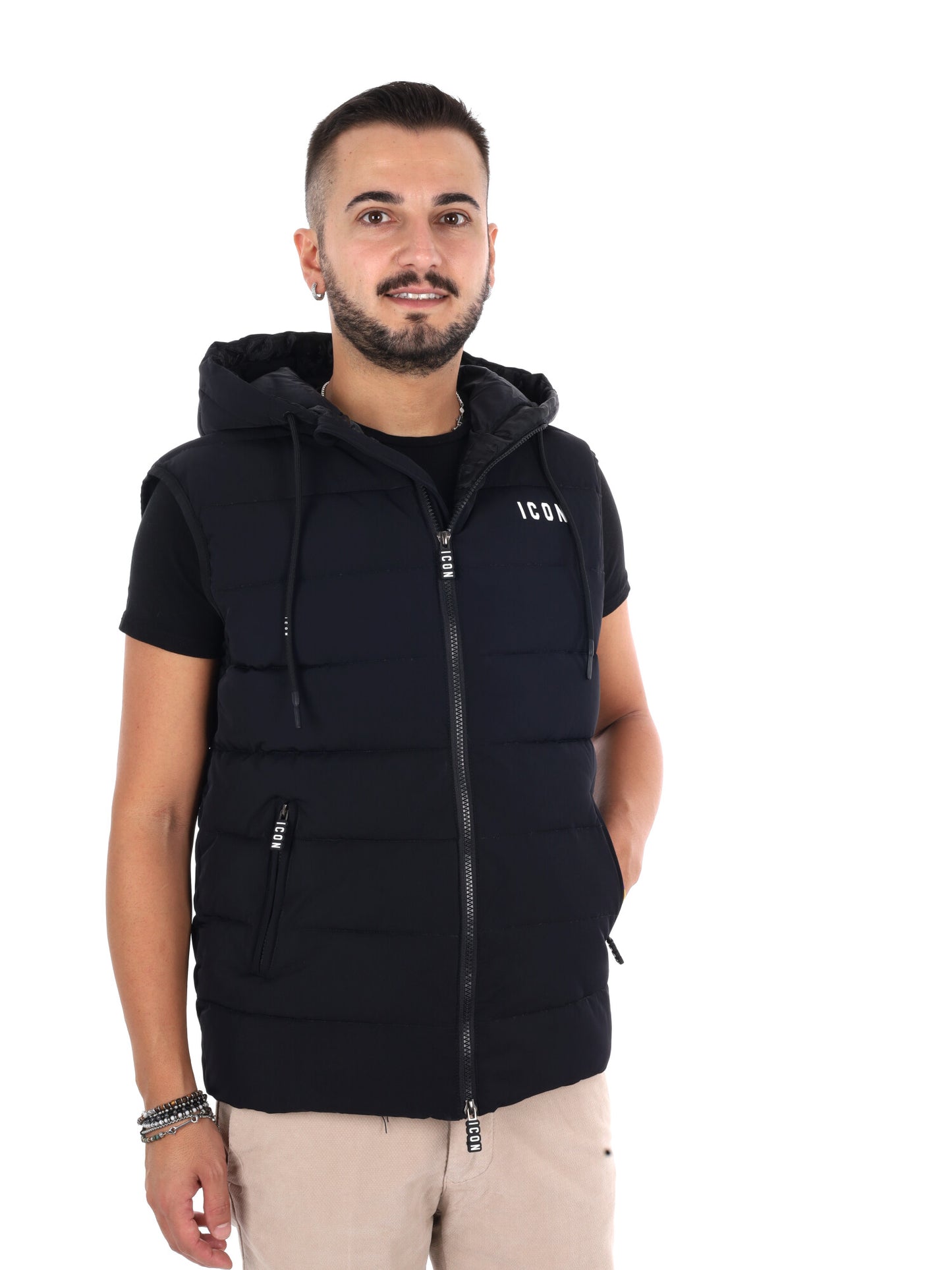 Icon gilet smanicato da uomo nero con logo piccolo