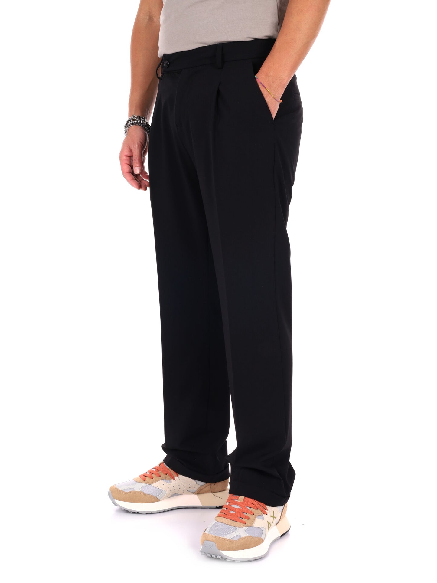 Pantaloni Pietro Catena da uomo in nero con vestibilità loose fit