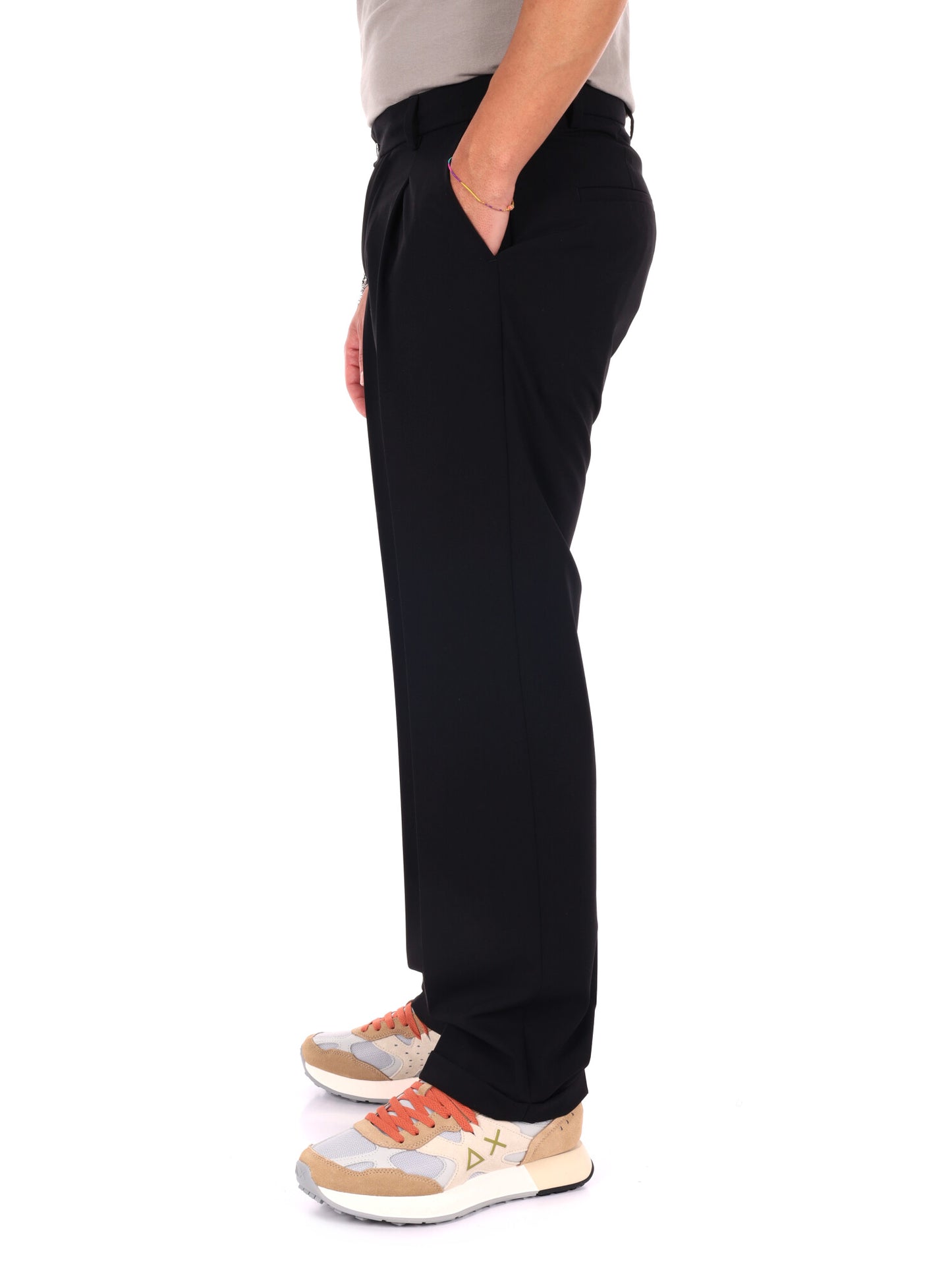 Pantaloni Pietro Catena da uomo in nero con vestibilità loose fit