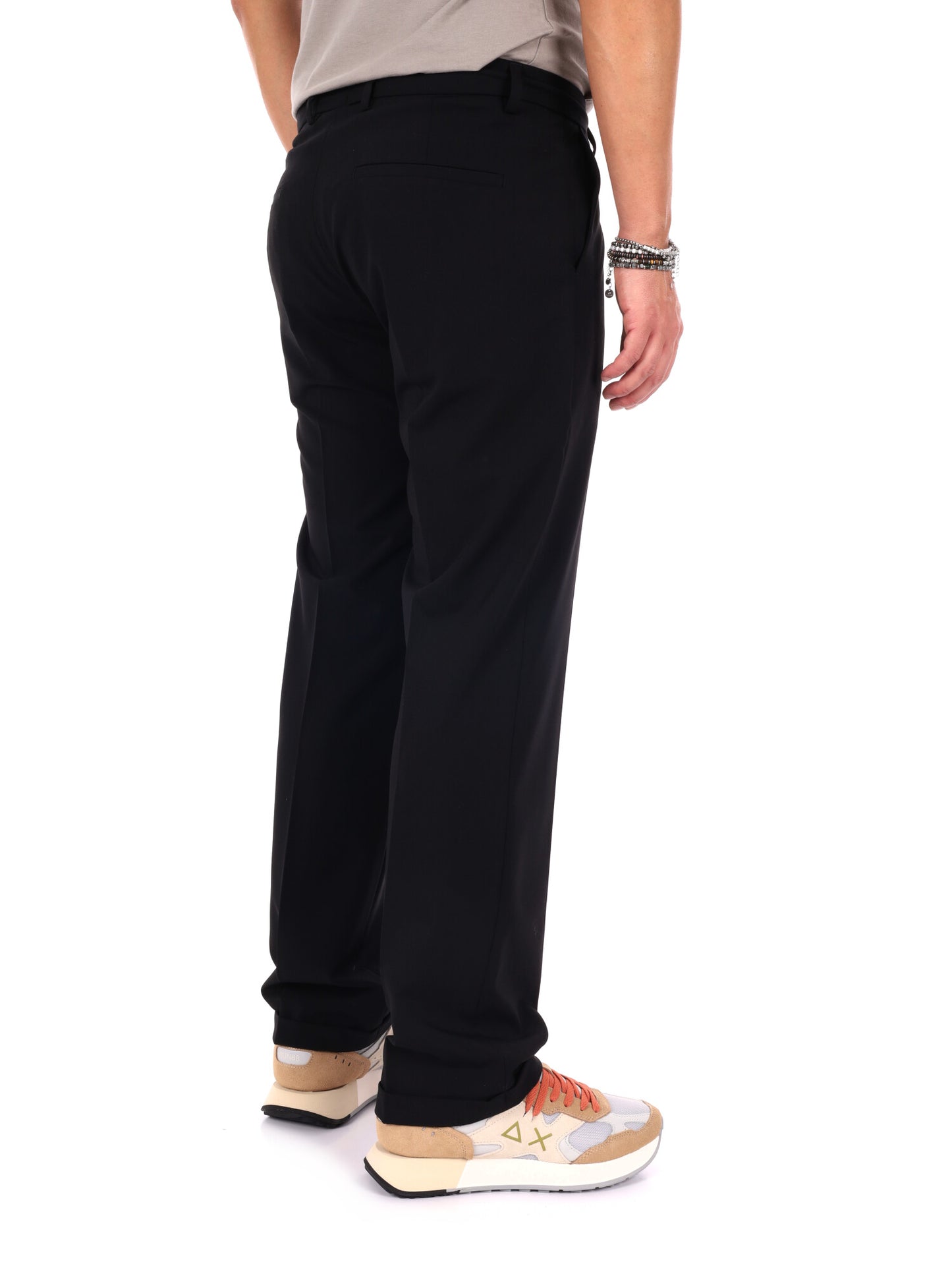 Pantaloni Pietro Catena da uomo in nero con vestibilità loose fit
