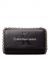 BORSA CON CATENA SCULPTED FLAP CALVIN KLEIN JEANS DONNA NERO